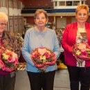 Beeindruckt von der langjährigen Tätigkeit zeigten sich auch Regina Idelberger (links), Gudrun Franz-Greis (rechts) und Resi Fetthauer (2.v.r), die ebenfalls verabschiedet wurde