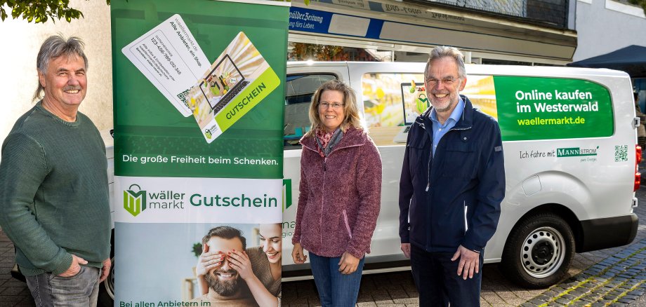 v.l.n.r.: Andreas Giehl, Ina Fischer vom Flurhof Bad Marienberg und Bürgermeister Andreas Heidrich