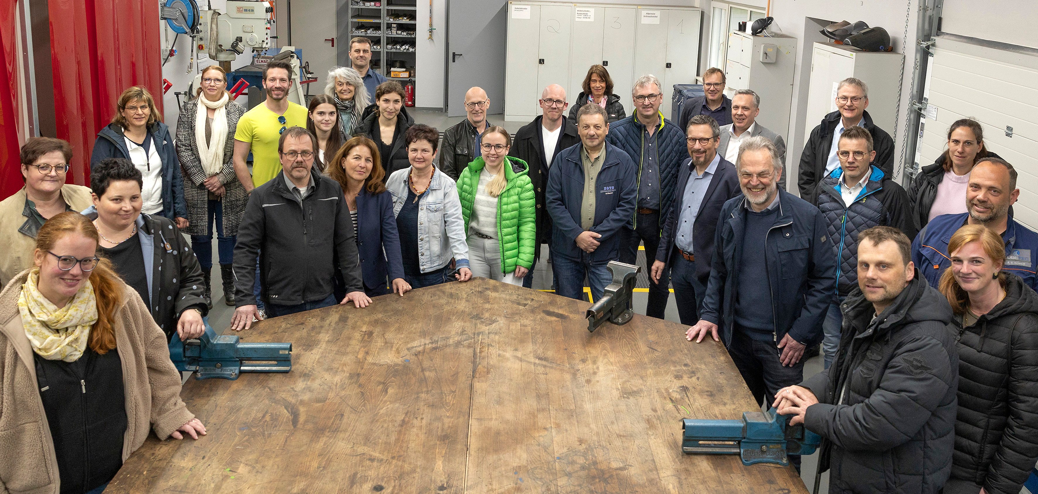 Mitglieder bei der Besichtigung.