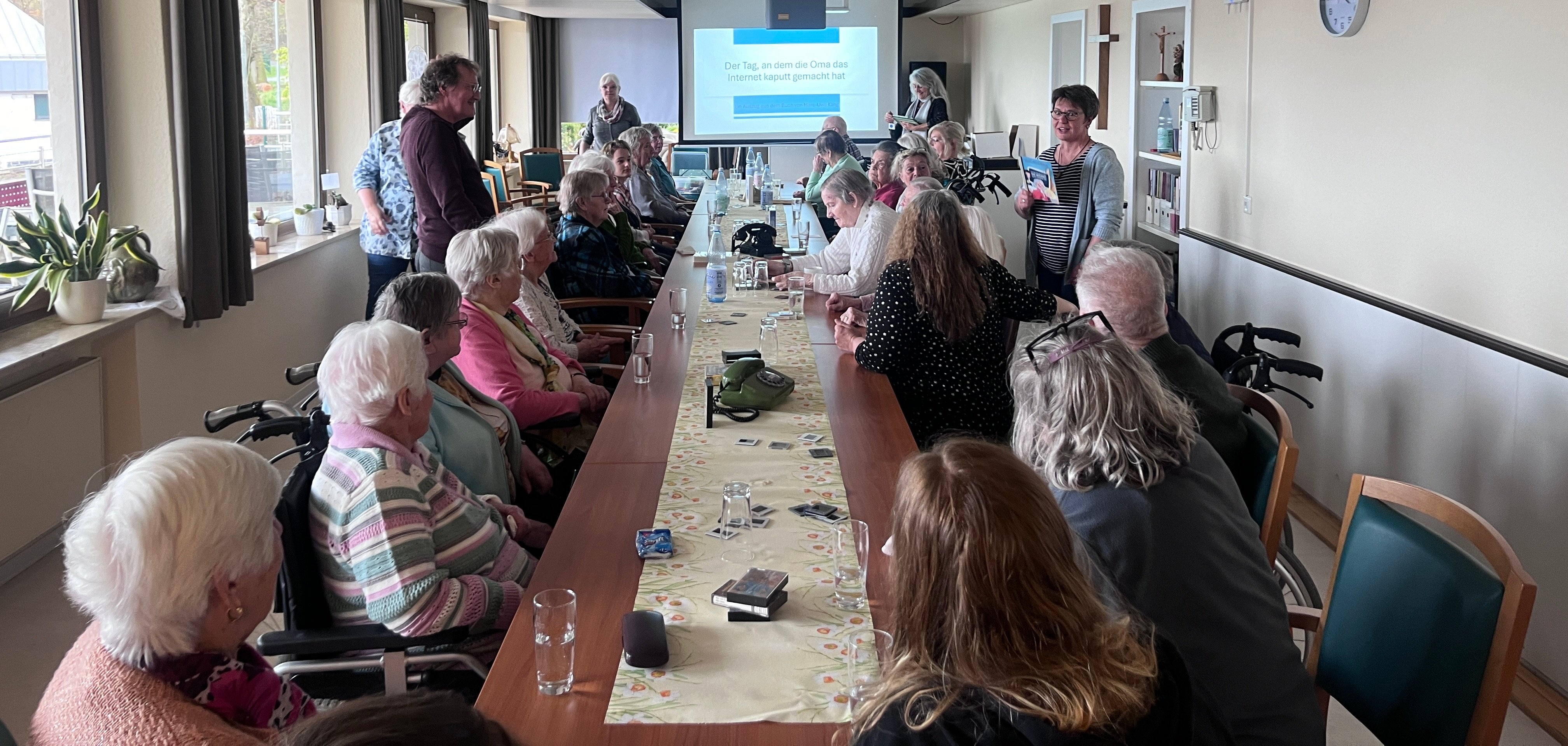 Senioren an der Kaffeetafel
