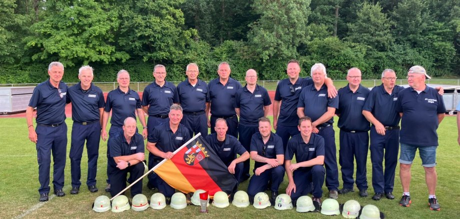 Voller Einsatz war gefordert, um die gewohnt guten Leistungen im Feuerwehrsport bei den diesjährigen Deutschen Meisterschaften in Böblingen zu bestätigen. Das siegreiche Team der FF Langenbach b.K. freute sich nach dem Wettkampf über zahlreiche Glückwünsche. Auch die B 2-Mannschaft erreichte mit 396,20 Punkten einen guten 10. Platz.